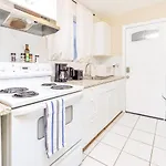 Cozy 1Br Apt - Mid-Chinatown