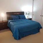 Lovely Guest Entire Minutes From Airport Guest house Ottawa