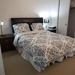 Lovely Guest Entire Minutes From Airport 4*