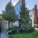 Charming Apt In Old Ottawa East
