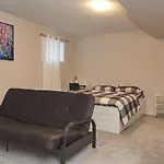 Fully Furnished En-Suite Basement