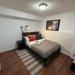 Private Suite In Dwight Crescent, Walkley