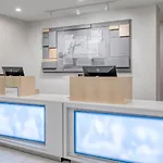 Holiday Inn Express Hotel & Suites Ottawa Airport By Ihg