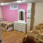 A Bed Of 2 Beds Cute Room For Females Only - Pour Les Femmes Seulement
