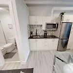 Private Bachelor In Sandy Hill