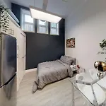 Private Bachelor In Sandy Hill