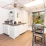 Studio Apartment W King Bed - Close To Chinatown