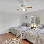 Farmhouse Cottage Feel Near The City