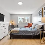 14 Minutes From Downtown, Luxury Home In Nepean