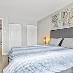 14 Minutes From Downtown, Luxury Home In Nepean