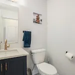 Fully Furnished 4 Bedroom House In * Ottawa