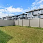 Holiday home Fully Furnished 4 Bedroom House In Ottawa
