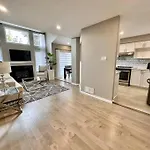 B\'S King Suite