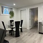 2 Bedroom Unit With Full Kitchen And Bathroom