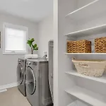 Villa Luxurious And Beautiful, Ottawa