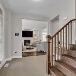 Luxurious And Beautiful, * Ottawa