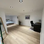 Modern Home For 10+ With Hot Tub!