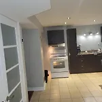 Lovely Guest Entire Minutes From Airport Guest house Ottawa