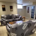 Lovely Guest Entire Minutes From Airport Guest house