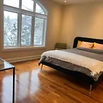 Manotick Villa