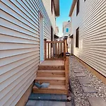 Alma Place