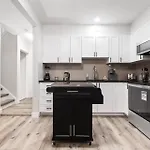 Private Home In Nepean For Family - 14 Minutes From Downtown