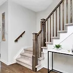 Modern Townhome Near Ottawa Attractions