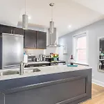 Pet Friendly - 1br Newly Renovated *