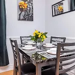Pet-Friendly Apartment - Steps To Rideau Centre