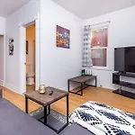 Pet-Friendly Apartment - Steps To Rideau Centre
