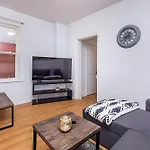 Pet-Friendly Apartment - Steps To Rideau Centre