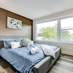 Easy Access To Downtown - Spacious Apartment