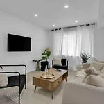Modern 2br Near Downtown Free Parking