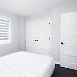 Tranquil Nest By The Airport * Ottawa