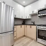 Modern Comfort - 1Br Apt W Sleeper Sofa - Downtown
