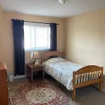 Classic Calm Room For Females Only - Pour Les Femmes Seulement