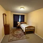 Classic Calm Room For Females Only - Pour Les Femmes Seulement