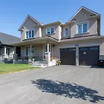 Modern 1Br Haven With Big Lounge