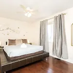 Holiday home Cozy Modern 4br With Sunny Patio Ottawa