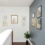 Holiday home Cozy Modern 4br With Sunny Patio