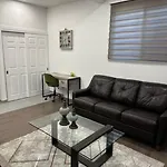 New, Private Stay Downtown Ottawa - Minimum 30 Day Stay