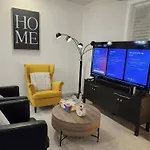 Liberty Close To Downtown Homestay *