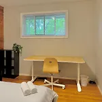 Free Parking Quiet Room Close To College