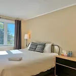 King Size Bedroom & Private Bathroom & Free Parking