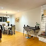 Free Parking Cozy Bedroom With Shared Bathroom