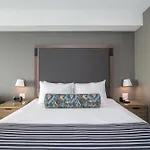 Sandman Signature Ottawa Airport Hotel