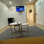 Private Entrance, Private Bathroom, Bedroom And Workspace Apartment Ottawa