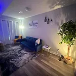 Homestay Lovely One Bedroom Just 4 Minutes From Int Airport