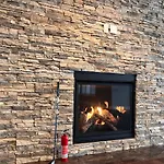 Manotick Villa
