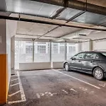 Luxury 2-Bedroom Penthouse Downtown With Free Parking